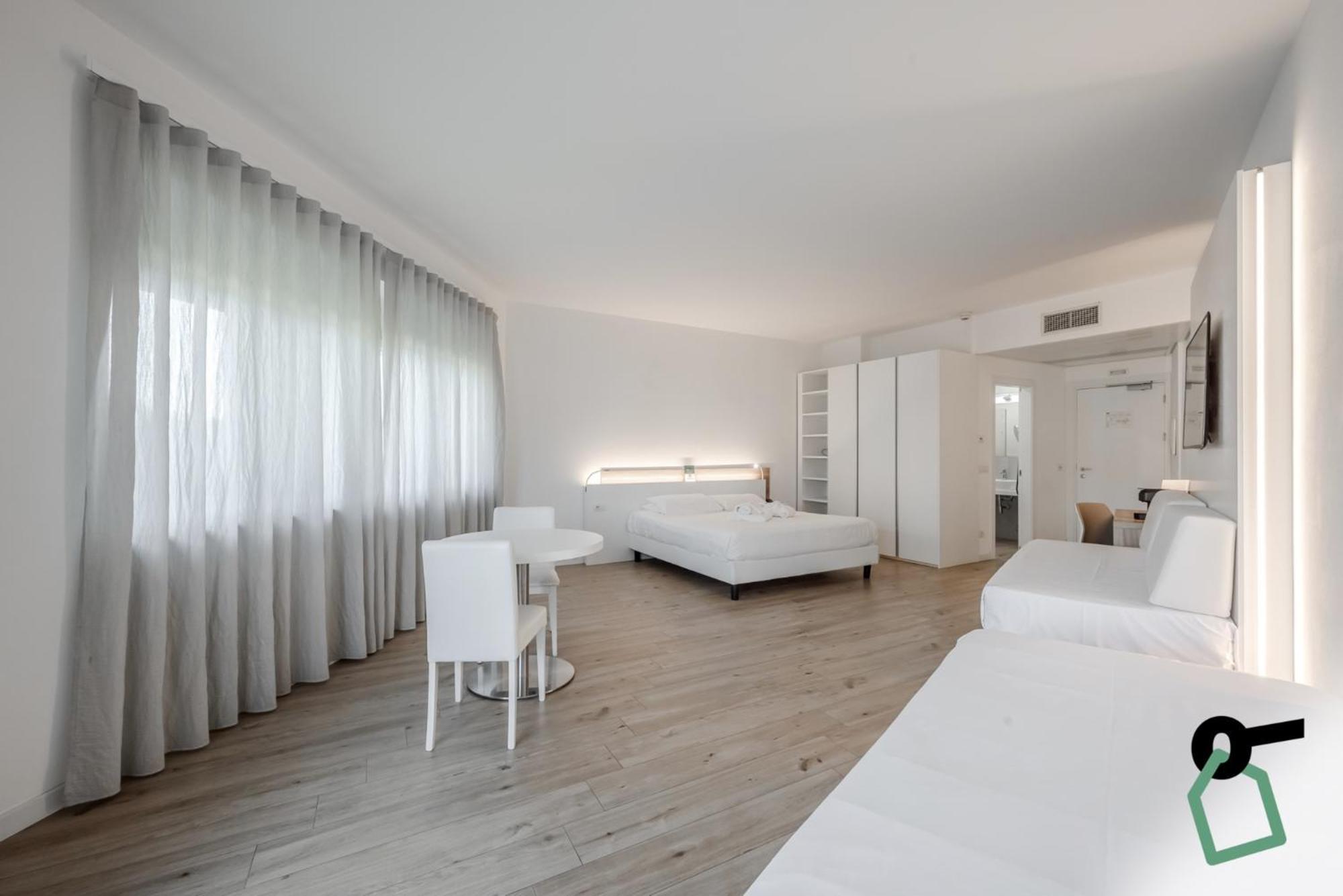 Hotiday Room Collection - Тирренія Екстер'єр фото